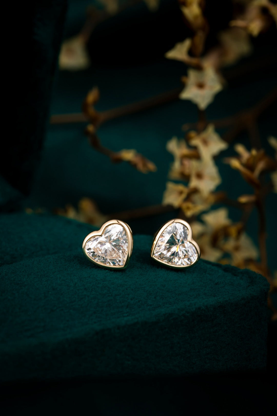 Bezel Heart Cut Earstuds(Pair)