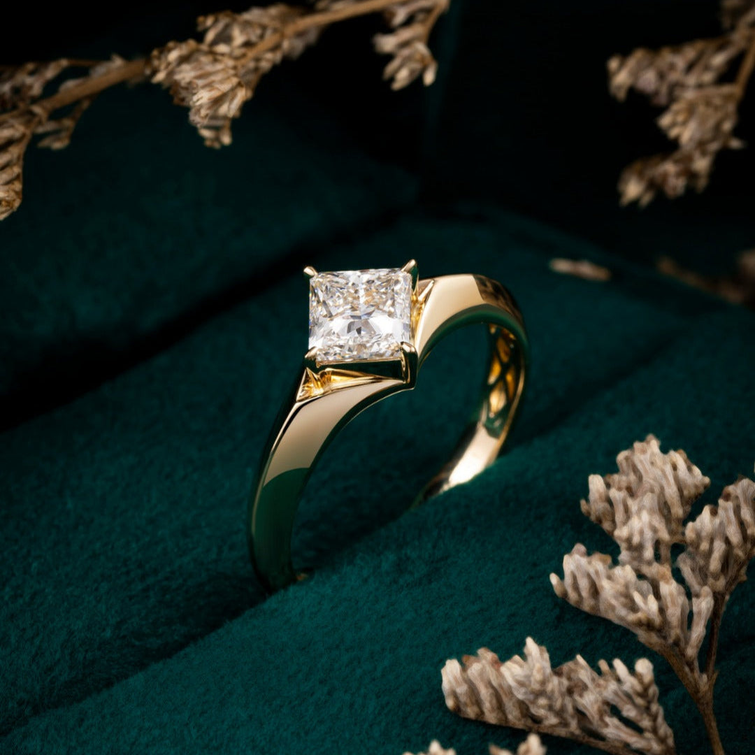 1 ct Princess cut Lab Grown Diamond Engagement Ring in 14k Yellow Gold