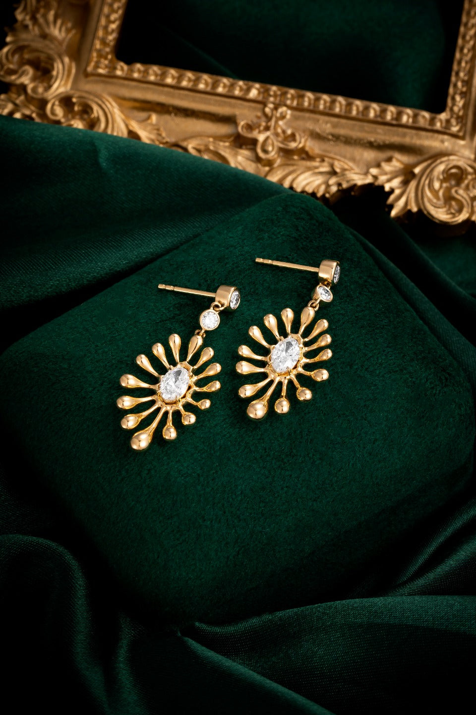Glowing Oval Lab Grown Diamonds Earstuds (Pair)