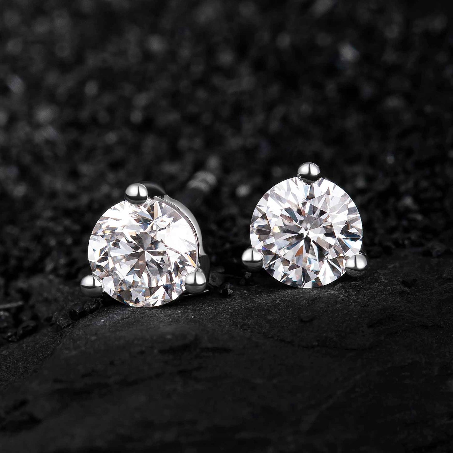 1ct.tw 3 prongs Round Lab Grown Diamonds Earstuds (Pair) in 18k White Gold