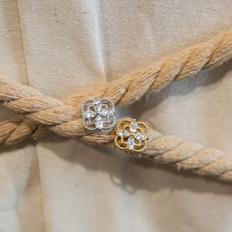 Hollow Clover Studs Earrings