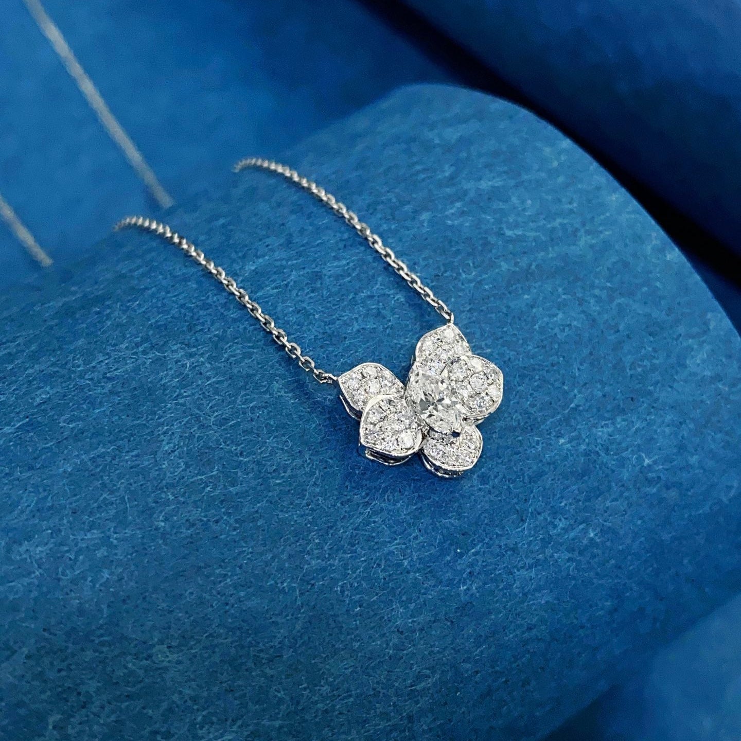 0.55ct Lab-Grown Diamond Marquise orchid Necklace in Platinum