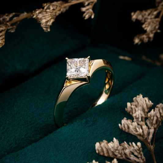 1 ct Princess cut Lab Grown Diamond Engagement Ring in 14k Yellow Gold