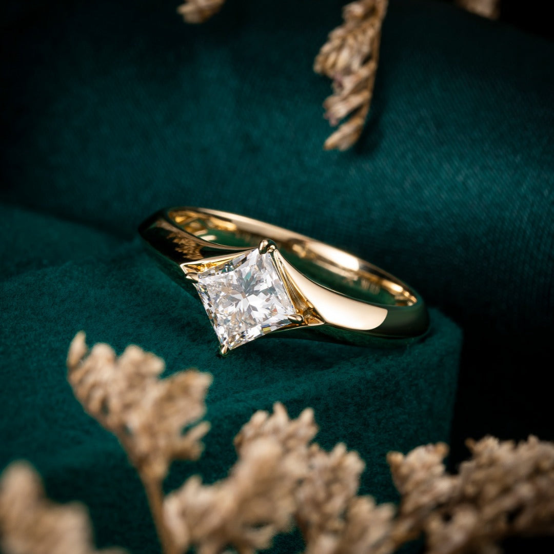 1 ct Princess cut Lab Grown Diamond Engagement Ring in 14k Yellow Gold