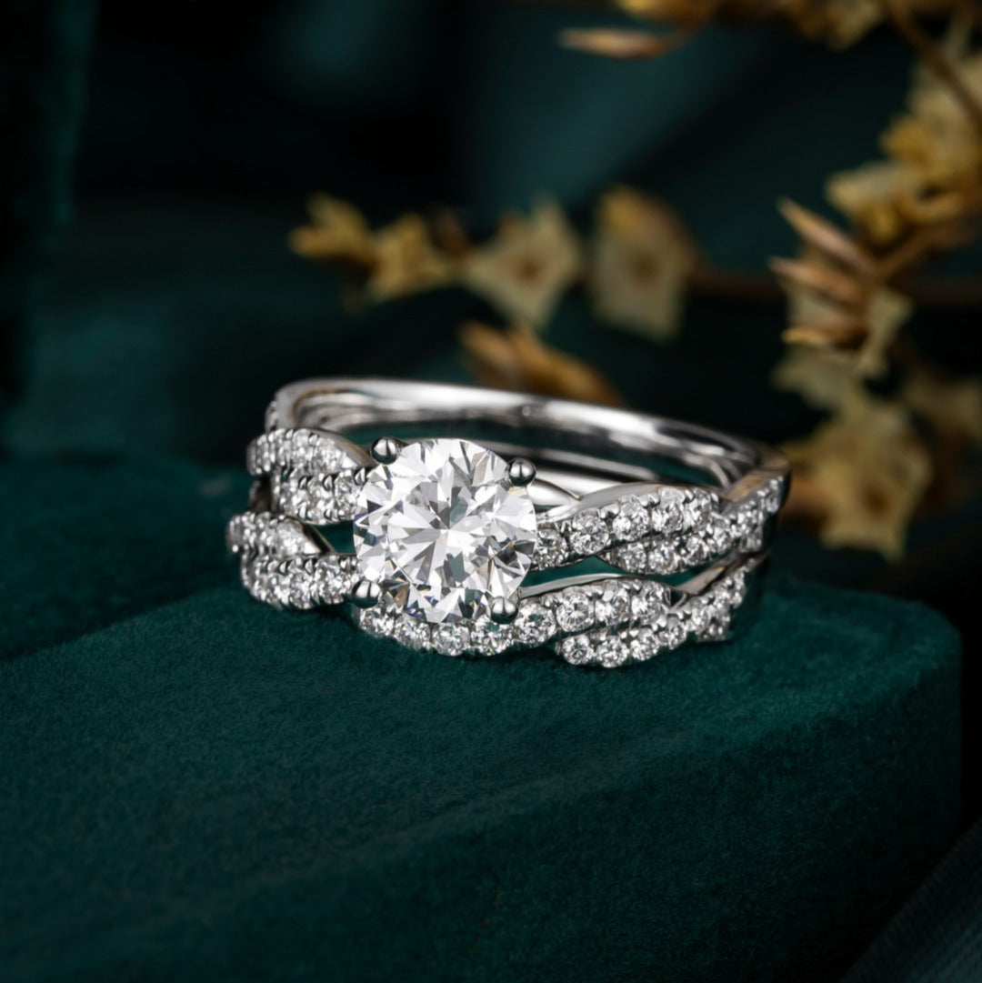 Classic Round Twisted Vine Diamond Ring Set in Platinum