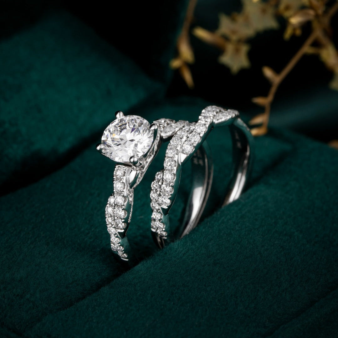 Classic Round Twisted Vine Diamond Ring Set in Platinum