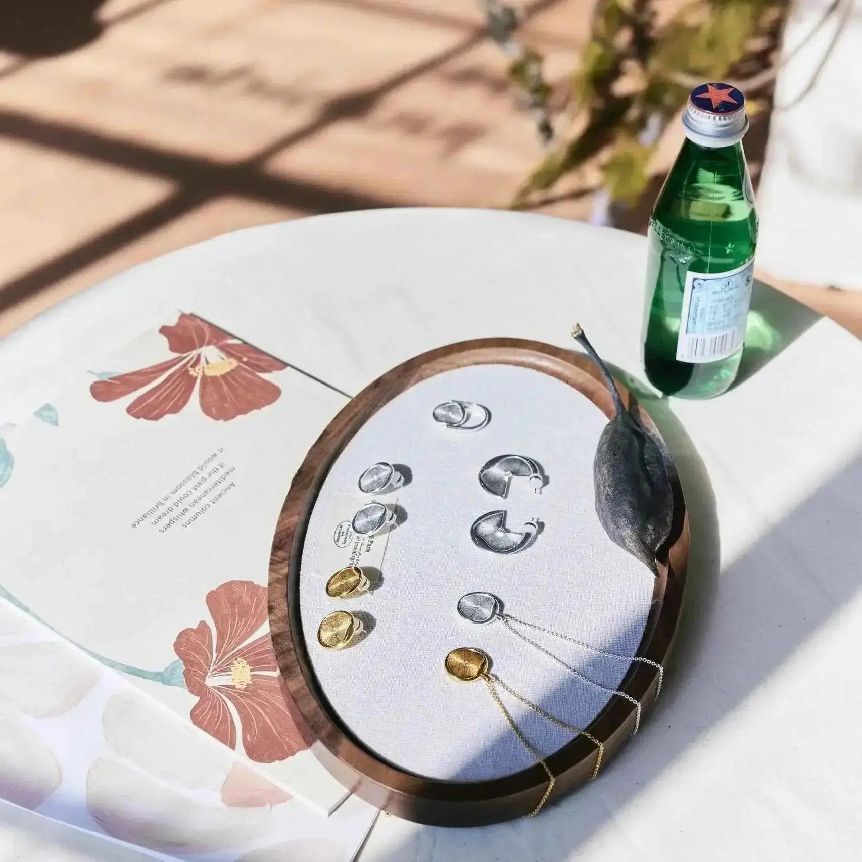 Large Circle Signet Earstuds