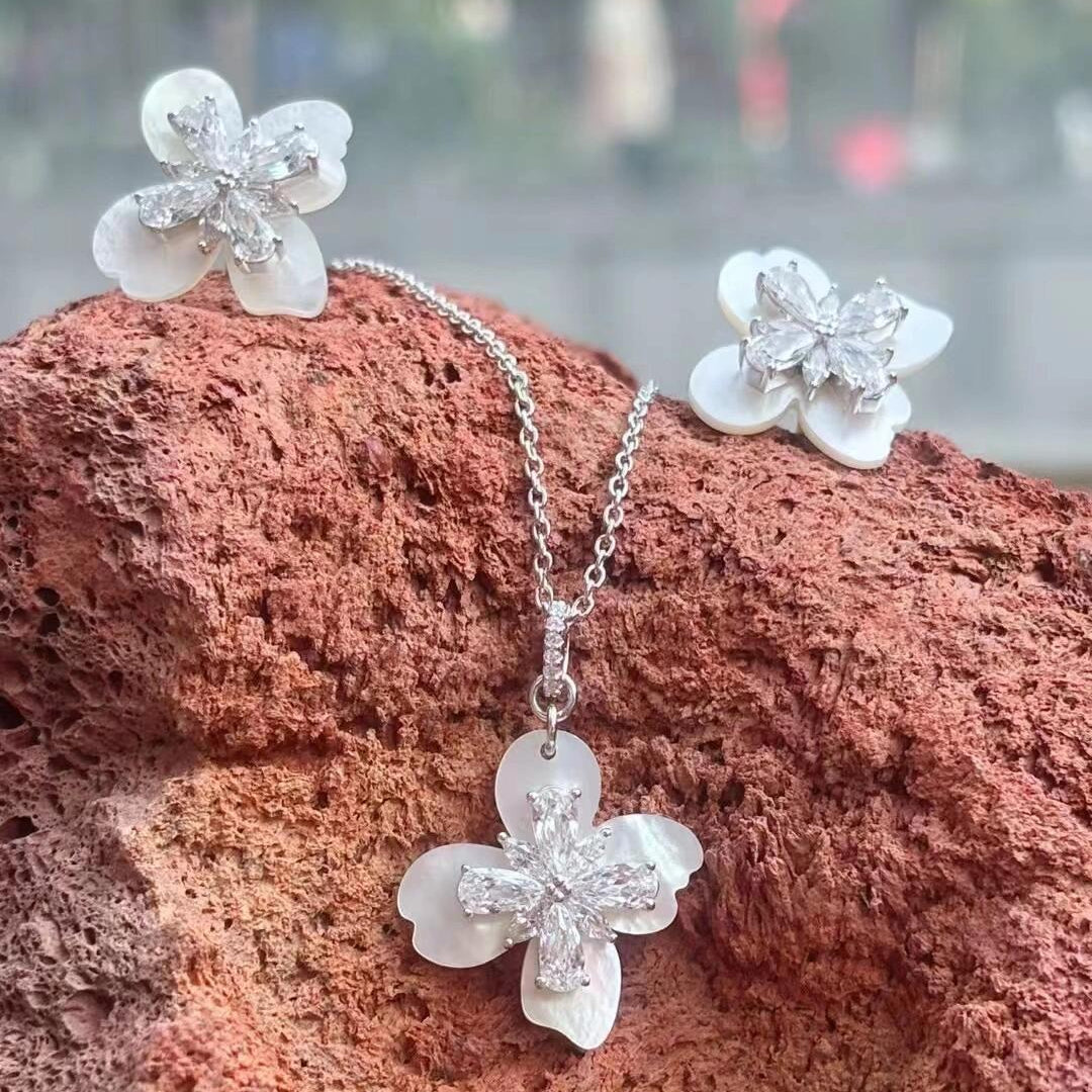 Flower Blossom Mother of Pearl Necklace