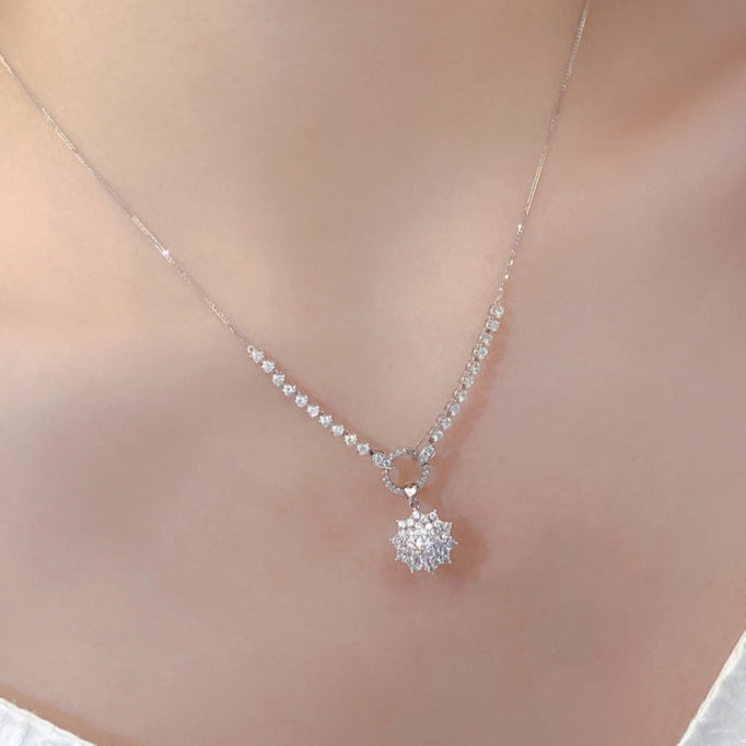0.50ct Lab Grown Diamond Cricle Lock Lab Grown Diamond Necklace in Platinum