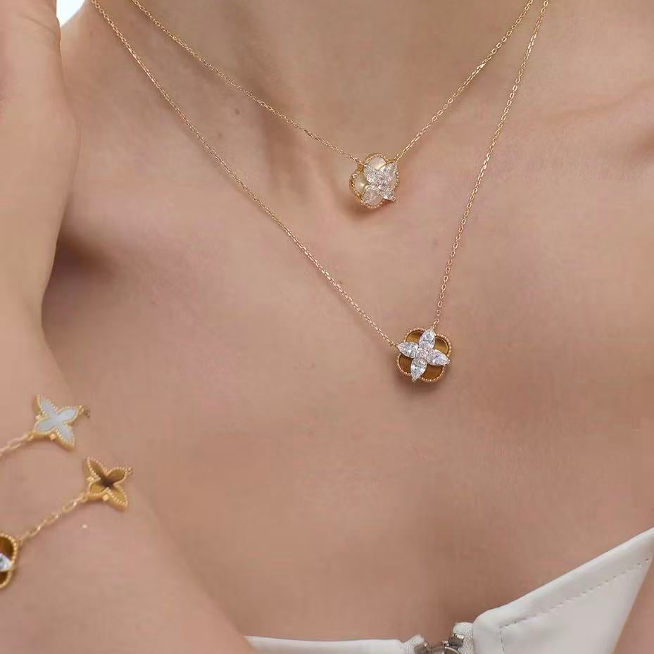 Clover Tiger Eye Necklace