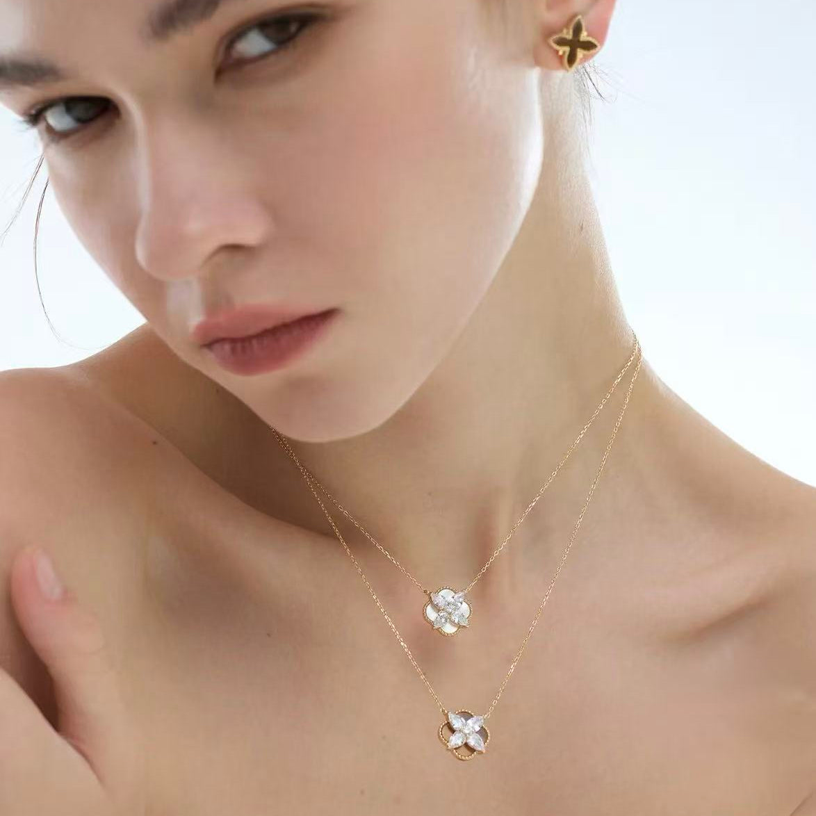 Clover Tiger Eye Necklace