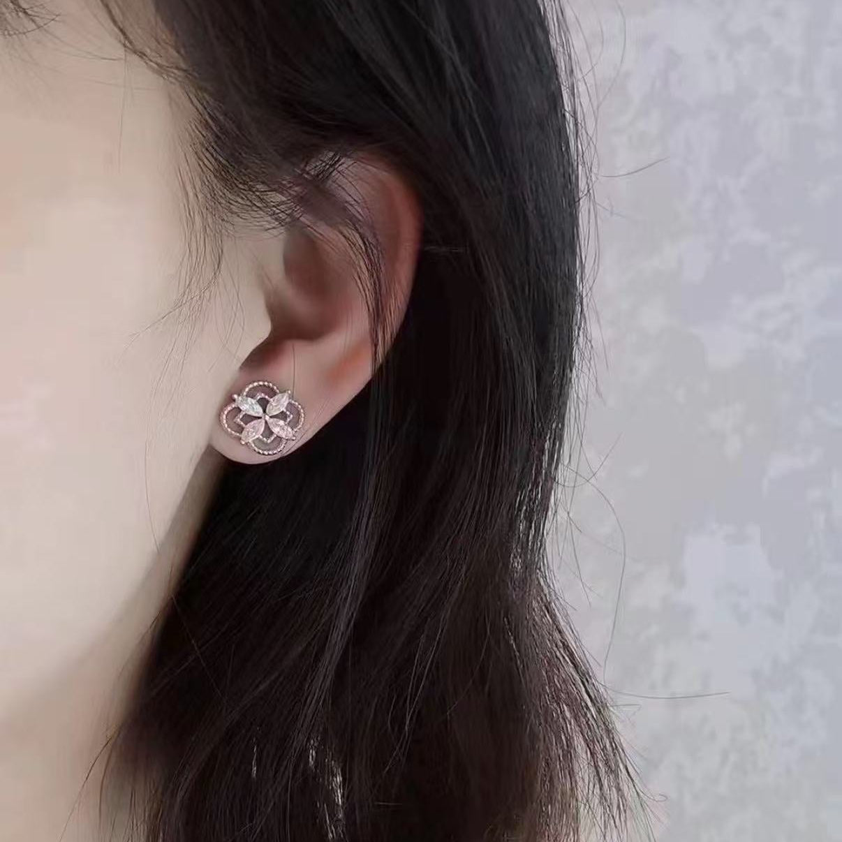 Hollow Clover Studs Earrings